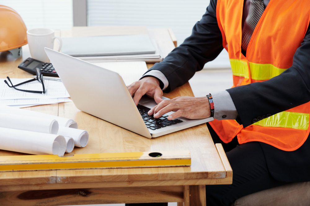 Can I be a site manager with just an SMSTS?